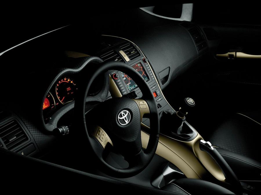  Toyota Auris Space Concept 2006 года  (фото 6 из 6)